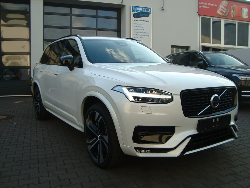 Volvo XC90 AWD Plus Dark