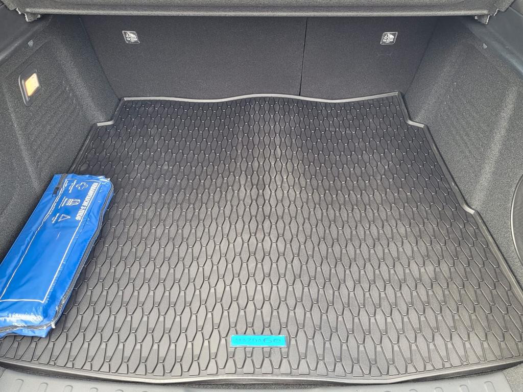 Mazda 6e