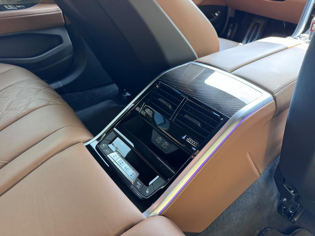 BMW M8