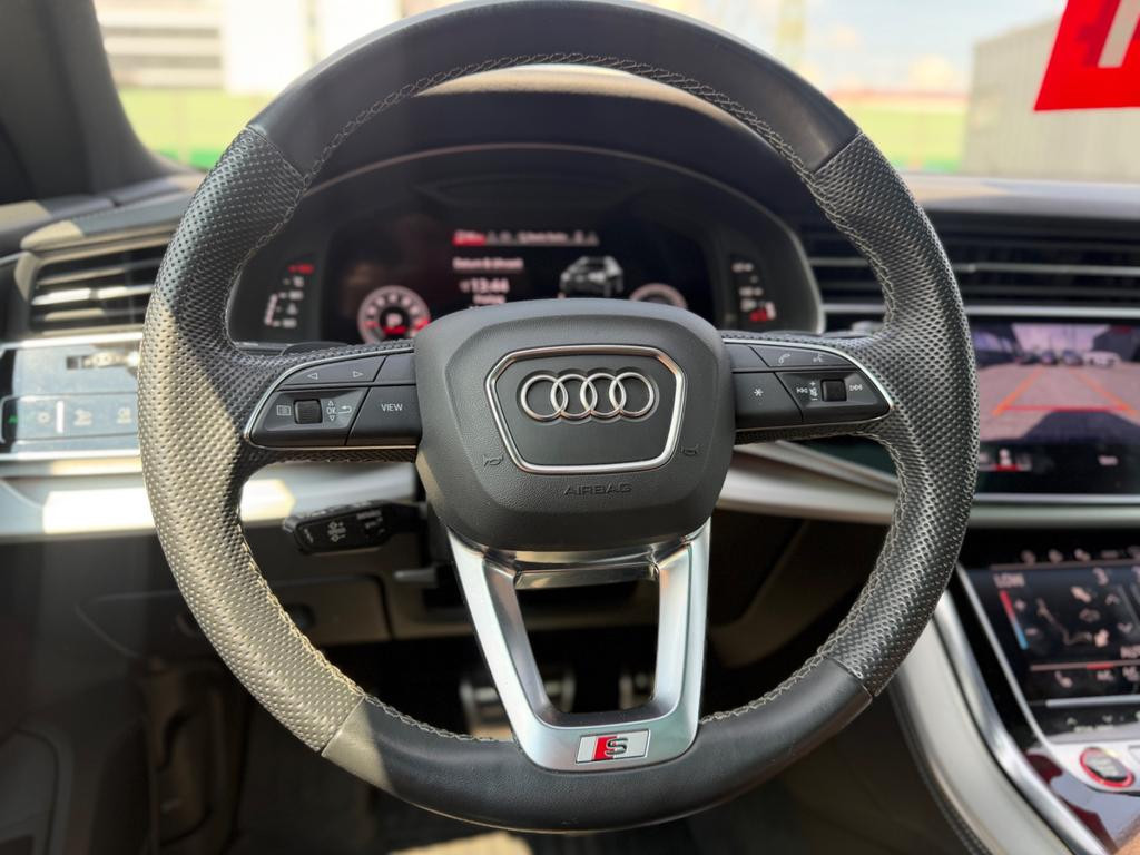 Audi SQ8
