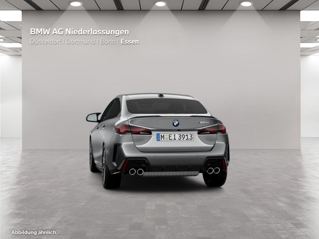 BMW M235