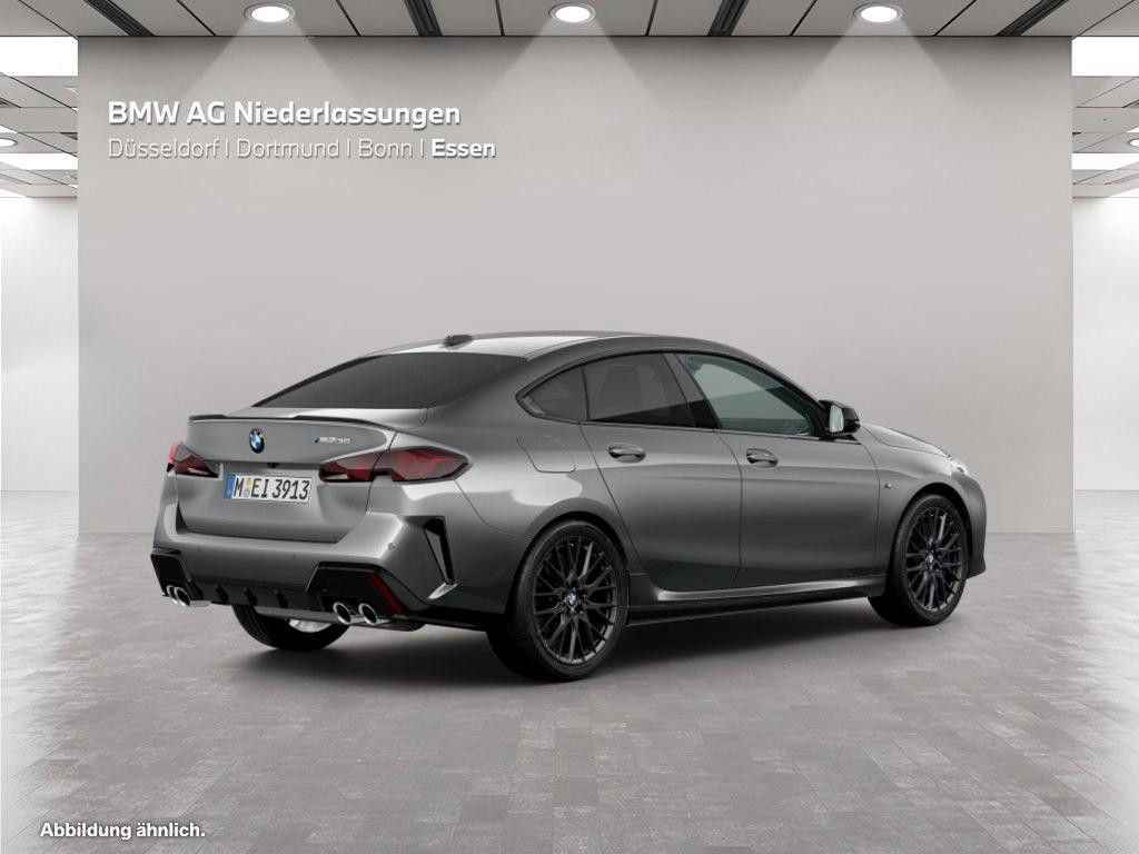 BMW M235