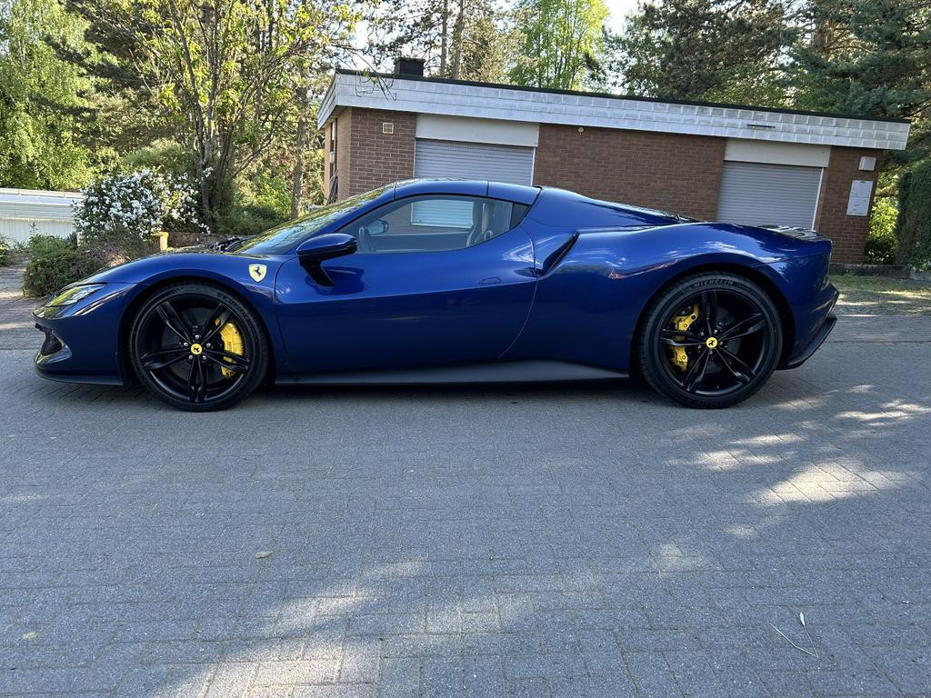 Ferrari 296 GTS