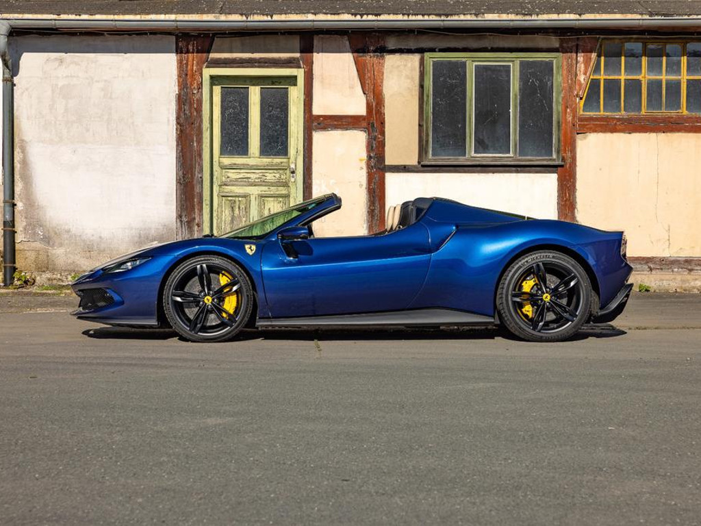 Ferrari 296 GTS