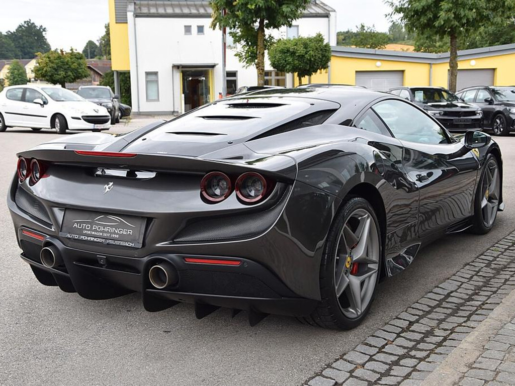 Ferrari F8