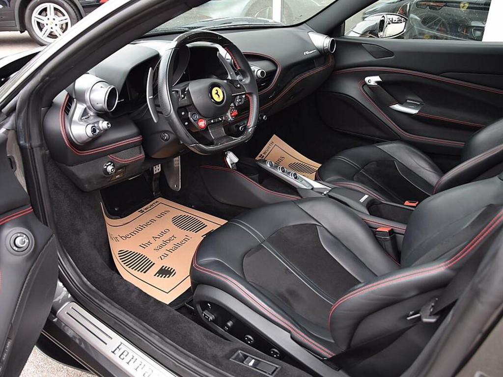 Ferrari F8