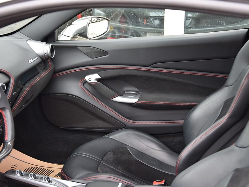 Ferrari F8