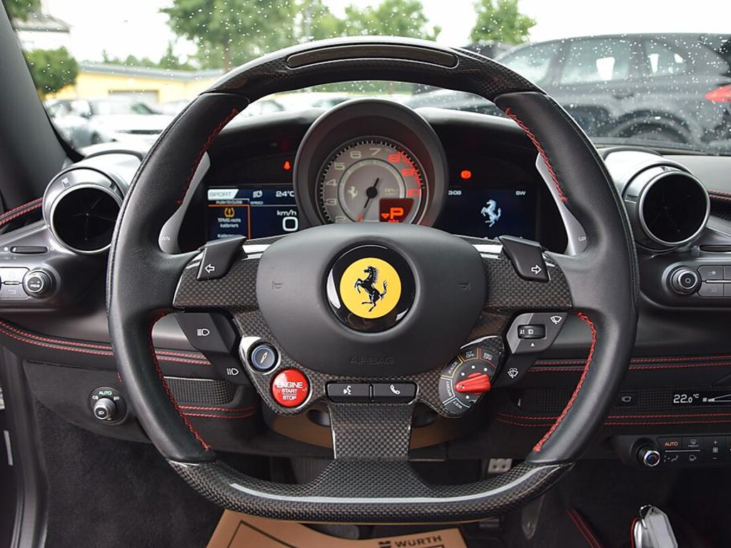 Ferrari F8