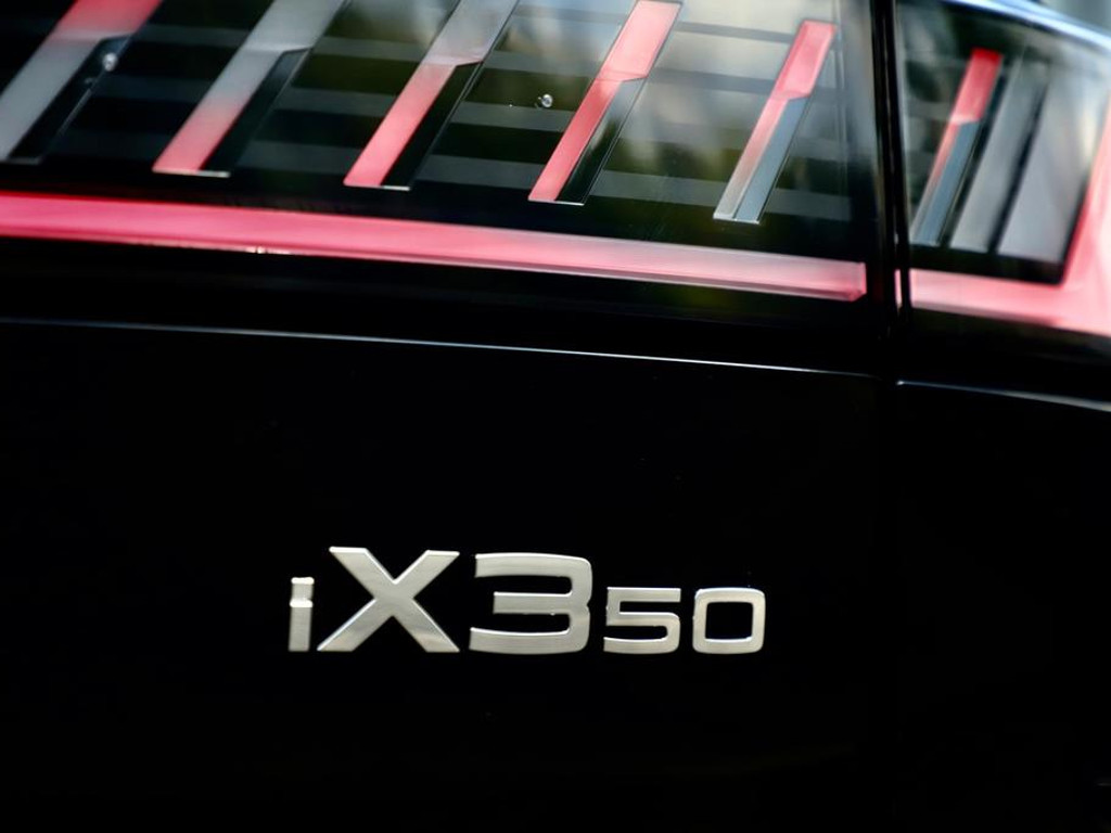 BMW iX3