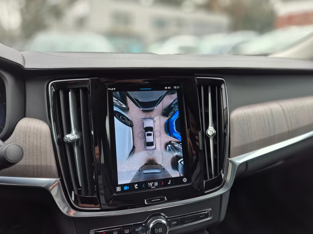 Volvo S90