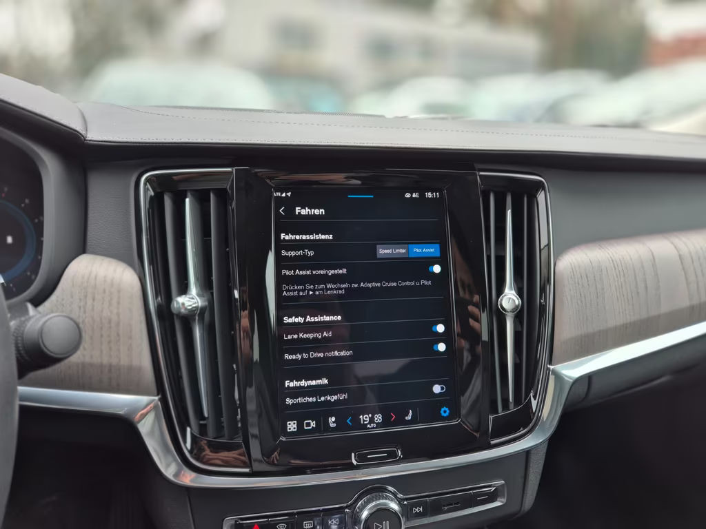 Volvo S90