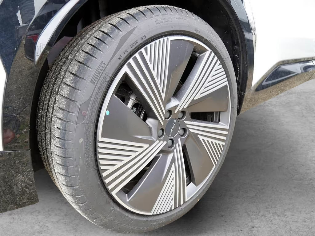 Lynk&Co 08