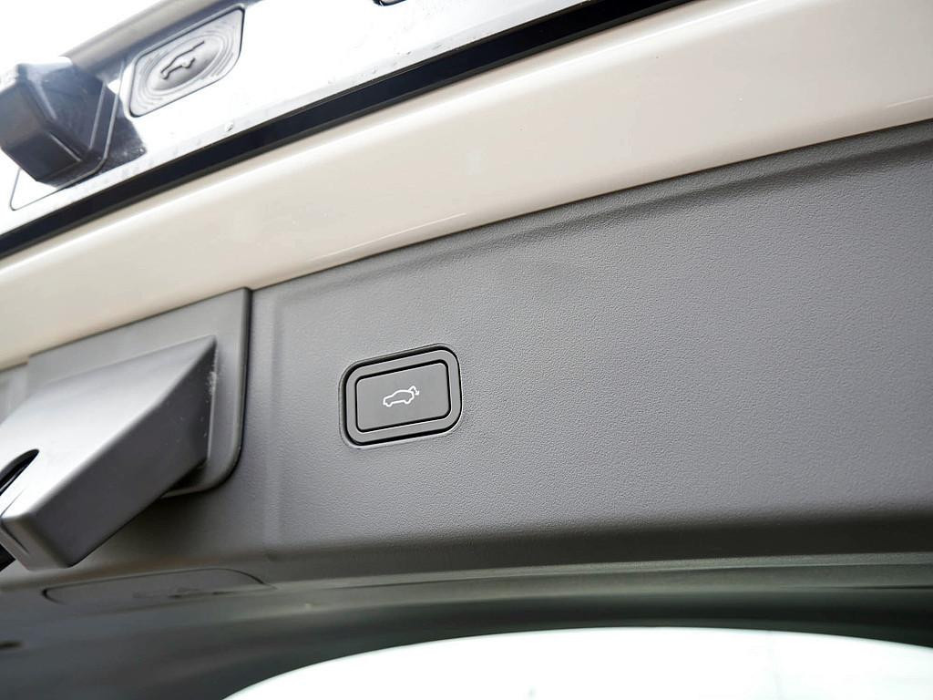 Lynk&Co 08