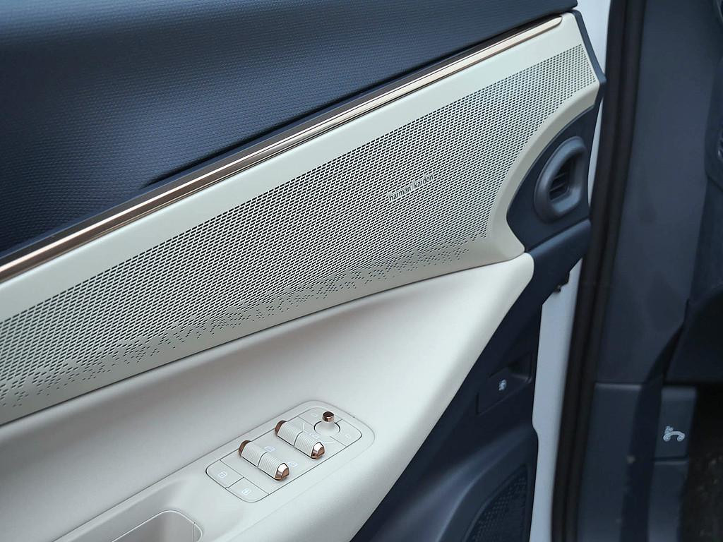 Lynk&Co 08