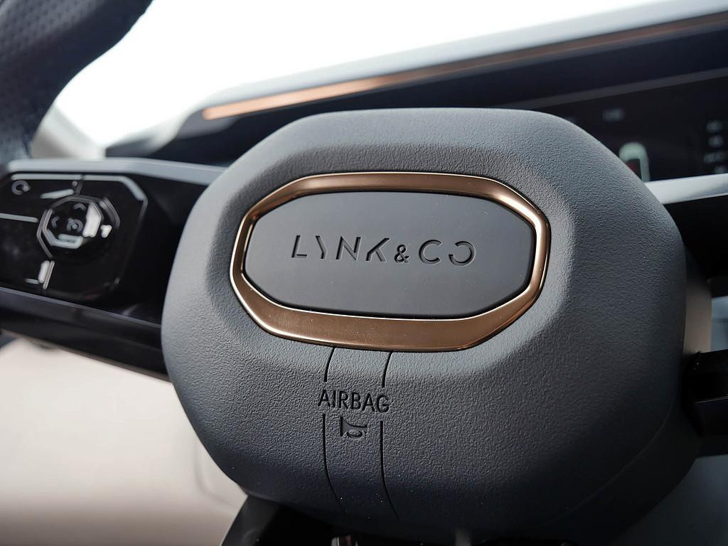 Lynk&Co 08
