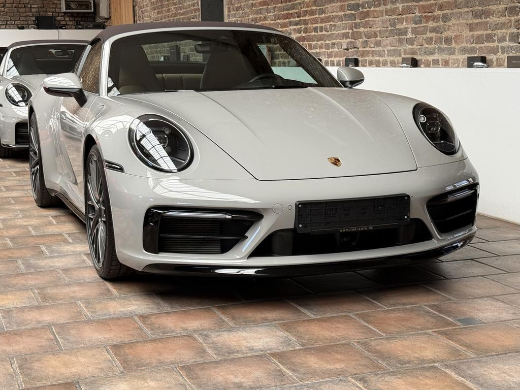 Porsche 911 4 992 Cabriolet Targa