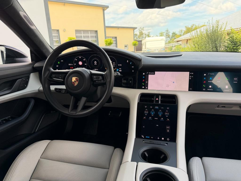 Porsche Taycan