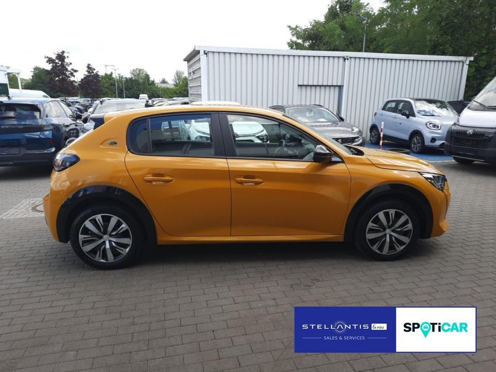 Peugeot e-208