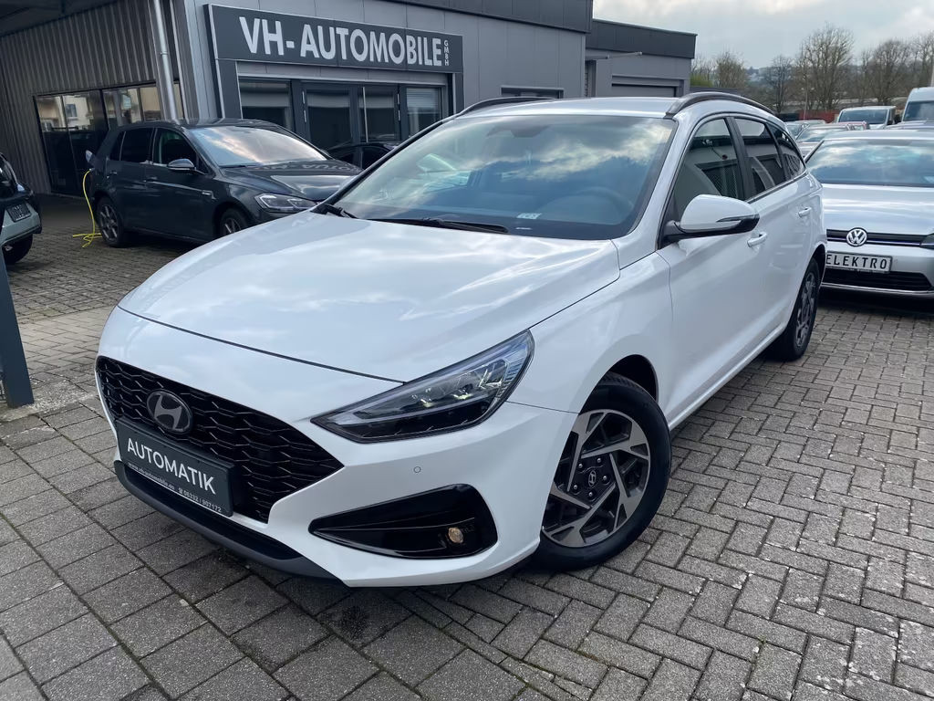 Hyundai i30 cwDCT*ABSTANDSTEMPOMAT*NAVI*LED*PDC vo&hi&Shz
