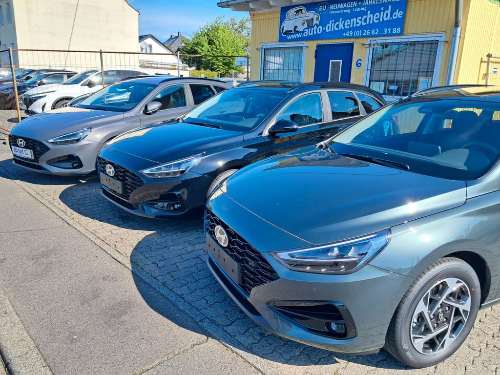Hyundai i30 1.5i (4 Zyl)-KOMBI-KLIMA, LED, NAVI, KAMERA