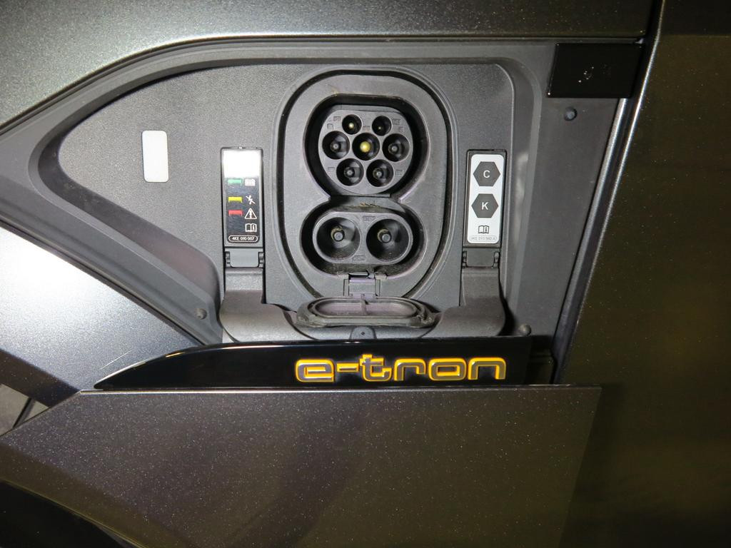 Audi e-tron