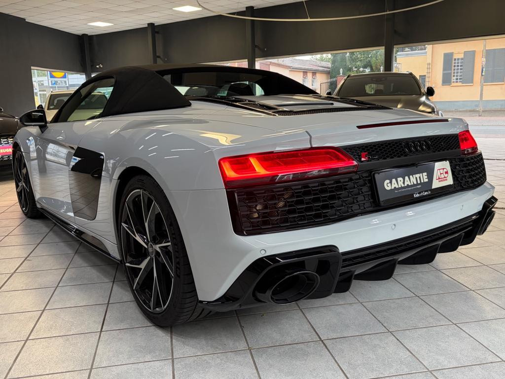 Audi R8