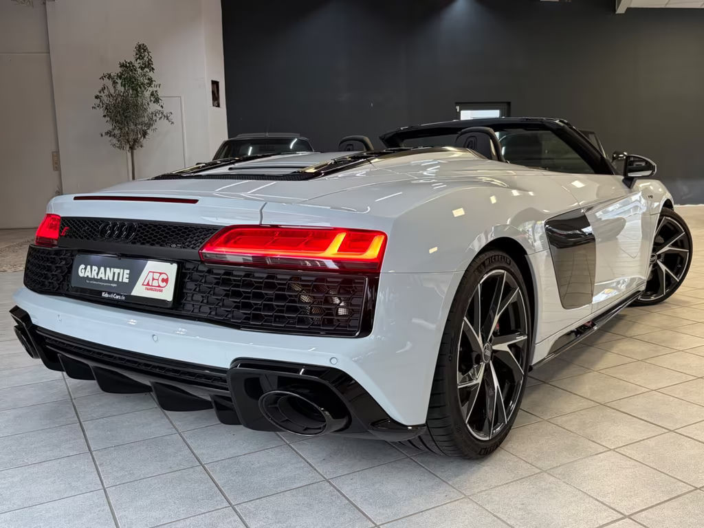 Audi R8