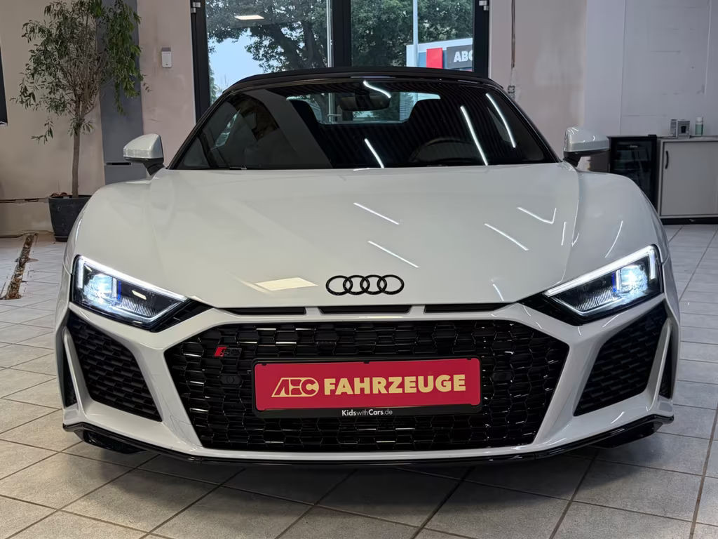 Audi R8