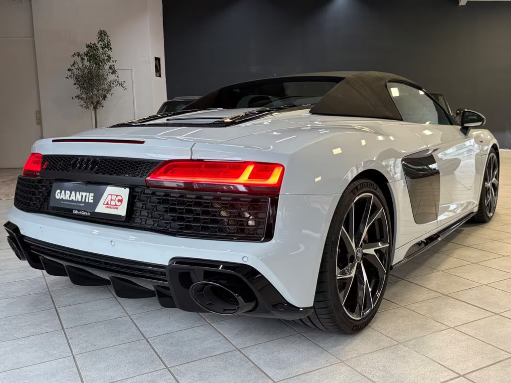 Audi R8