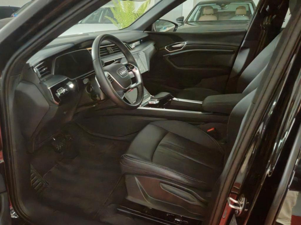 Audi Q8 e-tron