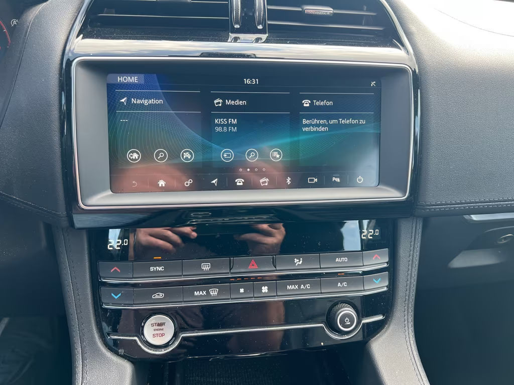 Jaguar F-Pace