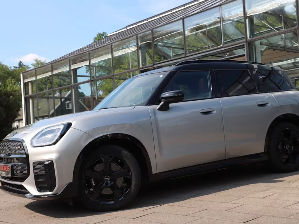 Mini Cooper SE Countryman John Cooper Works