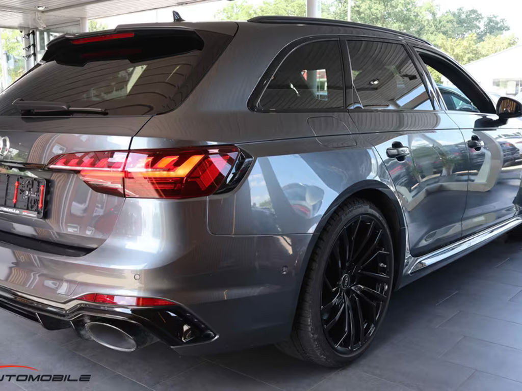 Audi RS4