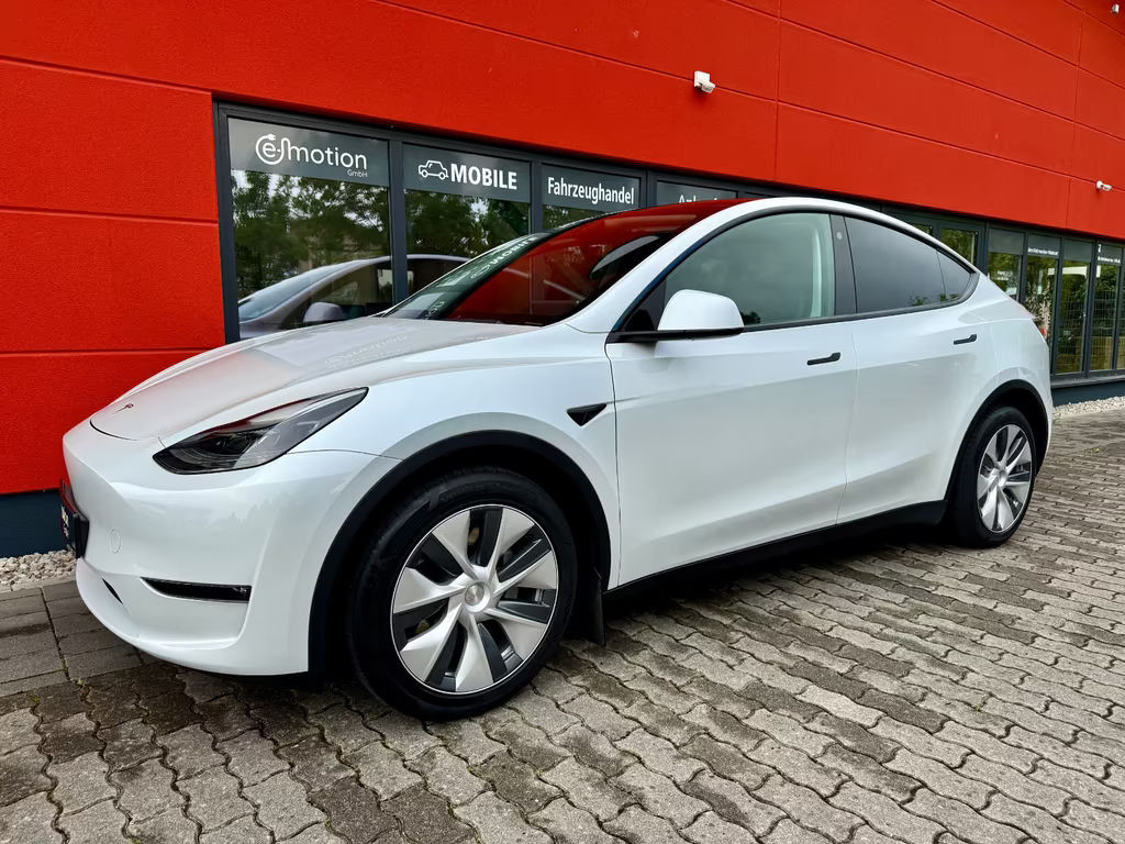 Tesla Model Y Long Range AWD
