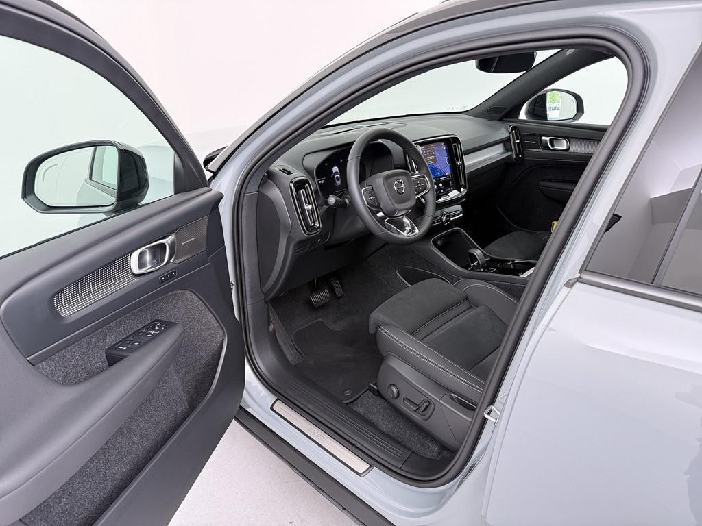 Volvo EX40
