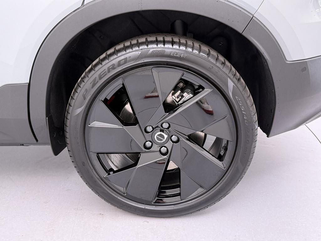Volvo EX40