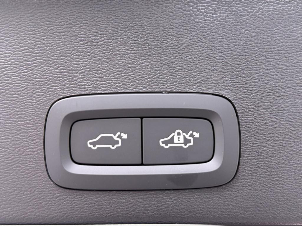 Volvo EX40