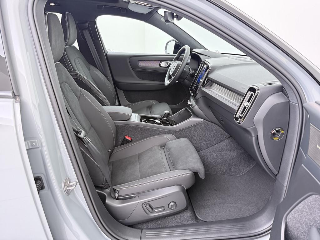 Volvo EX40
