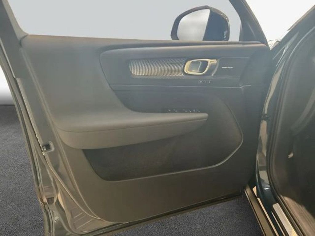 Volvo EX40