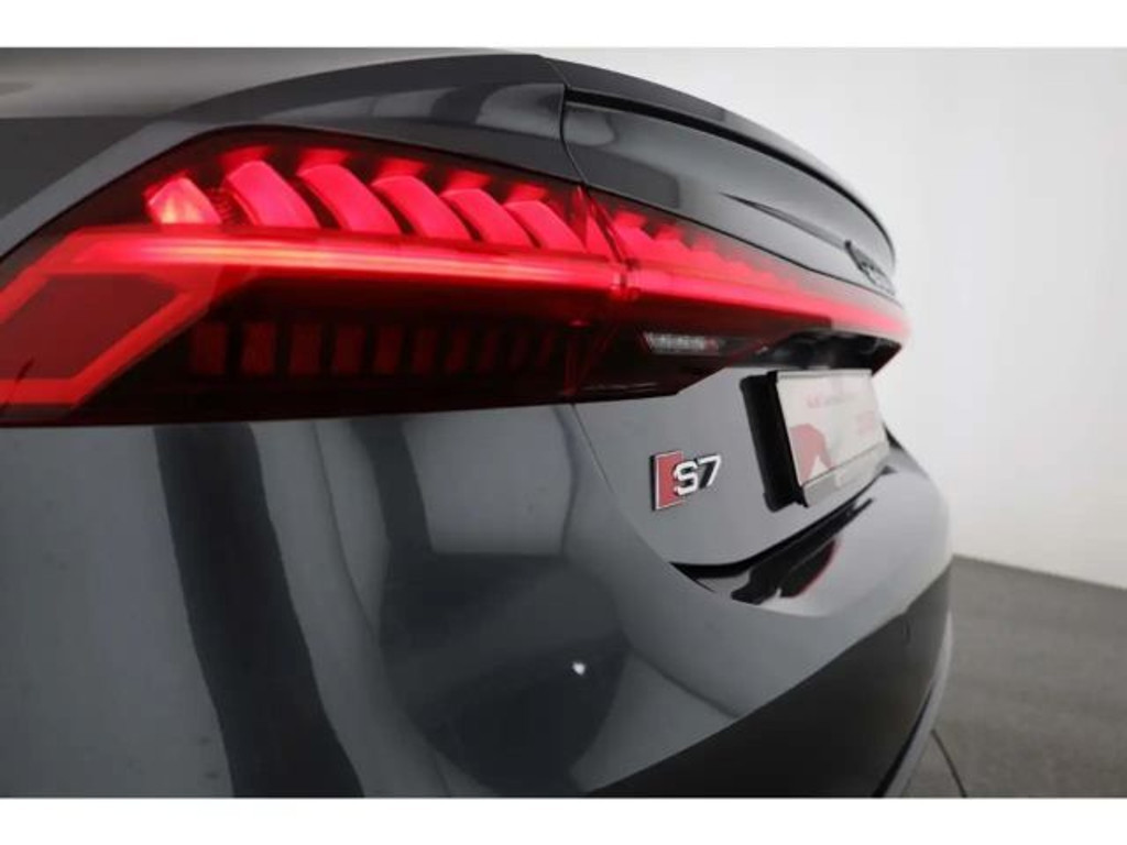 Audi S7