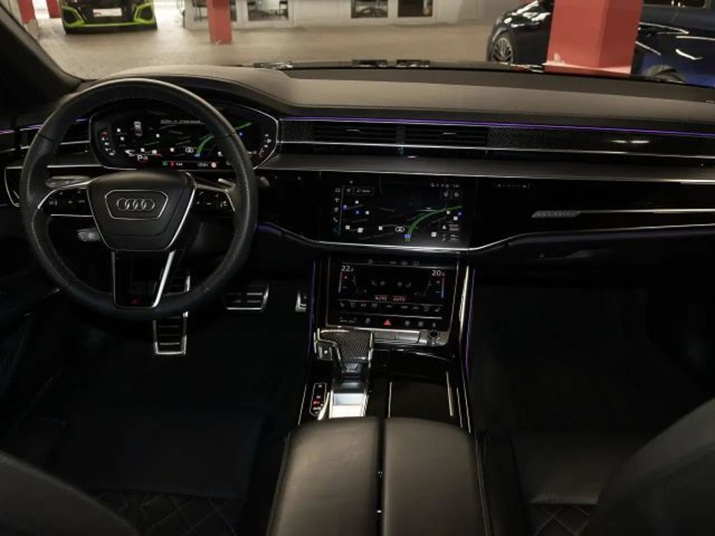 Audi S8