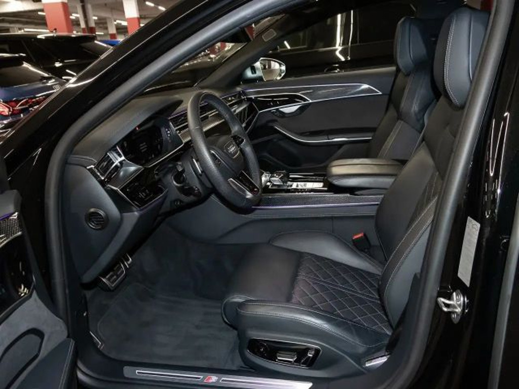 Audi S8