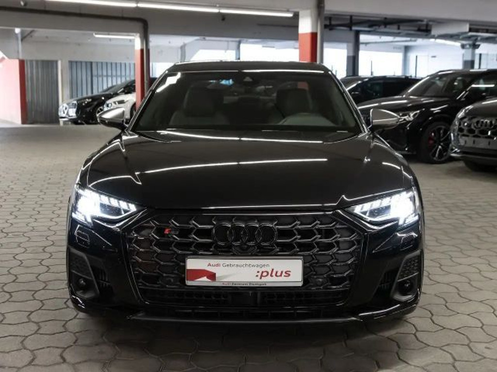 Audi S8