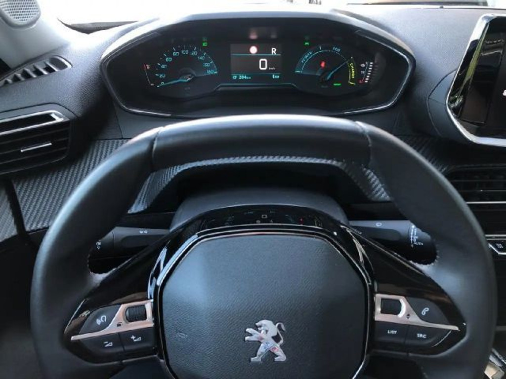 Peugeot e-2008