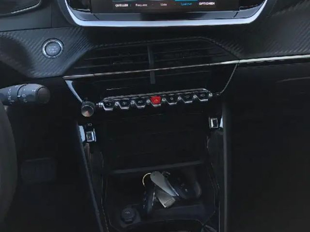 Peugeot e-2008