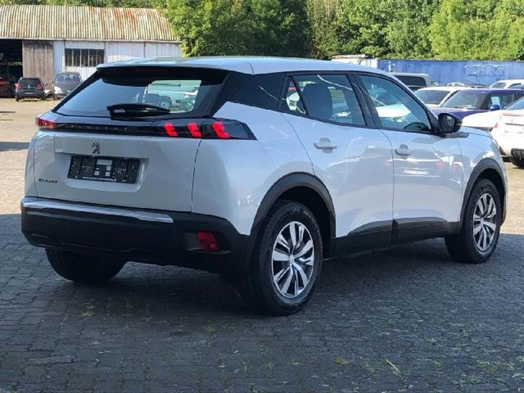 Peugeot e-2008
