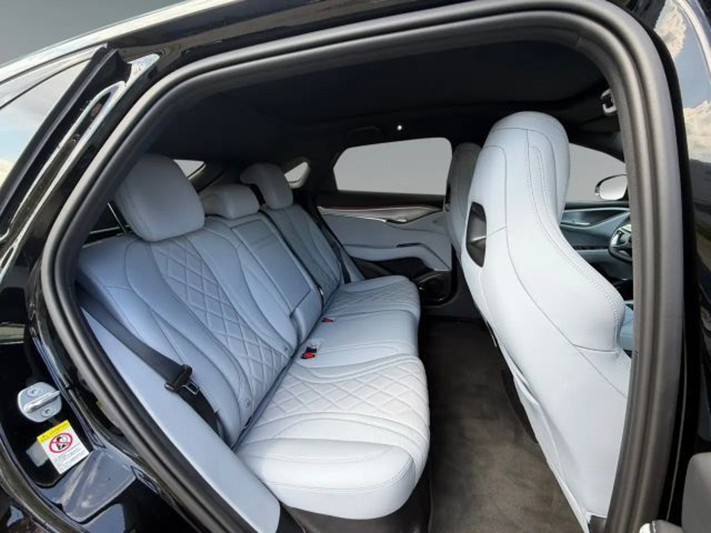 BYD Sealion 7