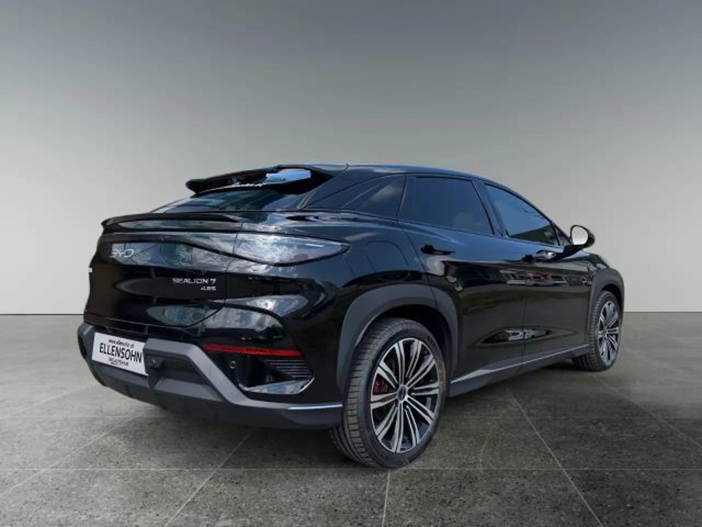 BYD Sealion 7