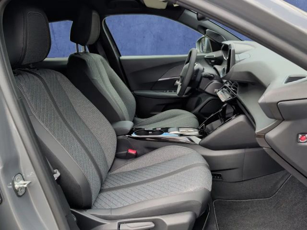 Peugeot e-2008