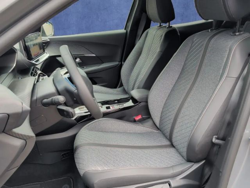 Peugeot e-2008